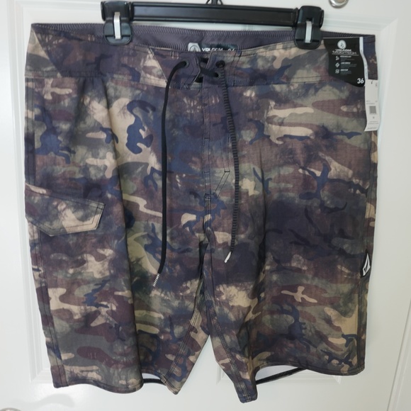 Volcom Mens Lido Solid Mod 20 / Modtech Camo Boardshorts NWT~